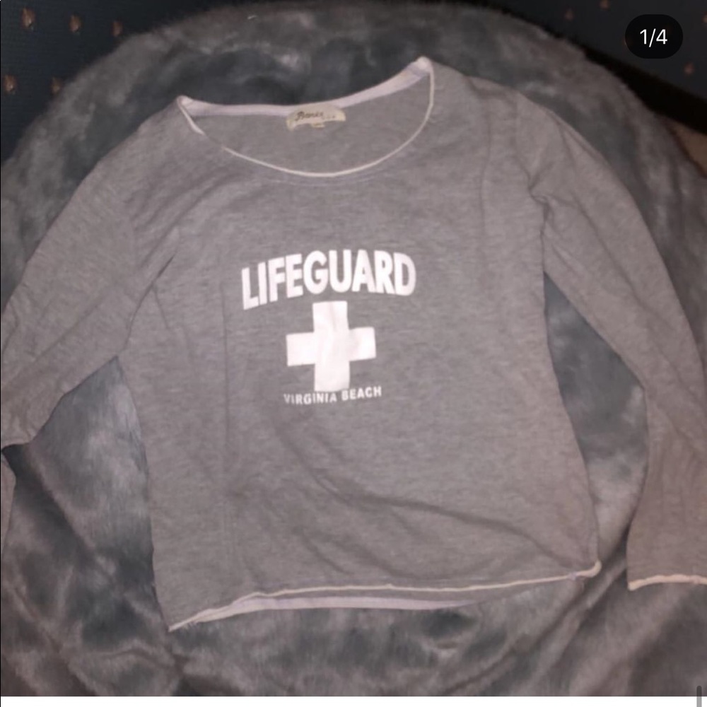 Size large/ can fit a small and medium
